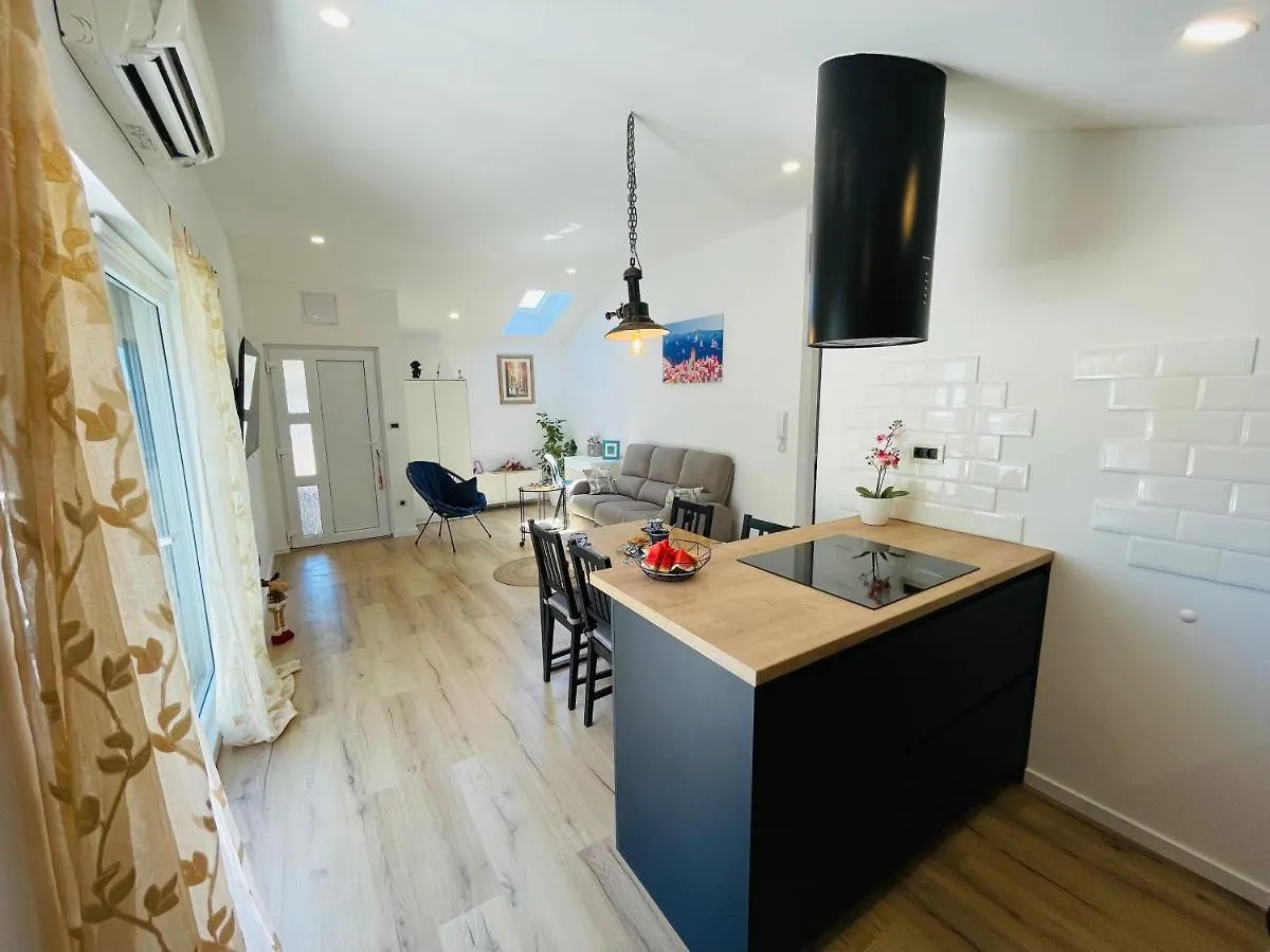Apartman Ivana Split 0*,